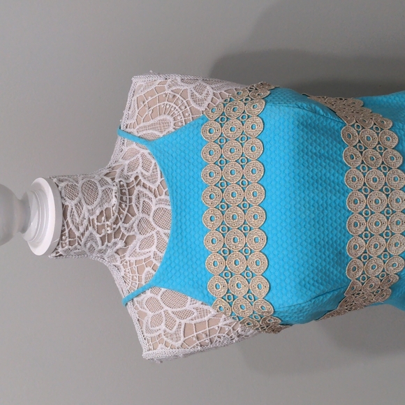 BEAUTIFUL Blue and Gold Lilly Dress 0 - Picture 3 of 9